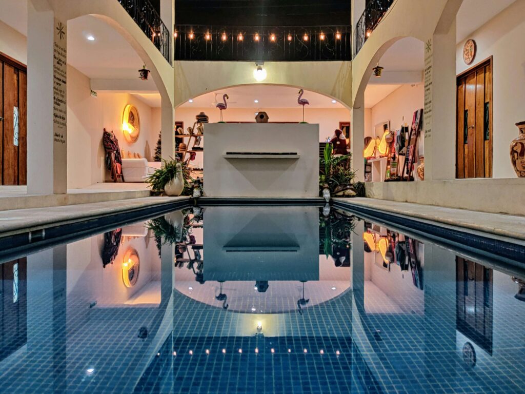 modern penthouse interior swimingpool