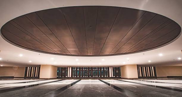 Interior View 5